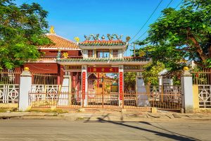 Bạn nên một lần đến và khám phá Dinh Vạn Thủy Tú